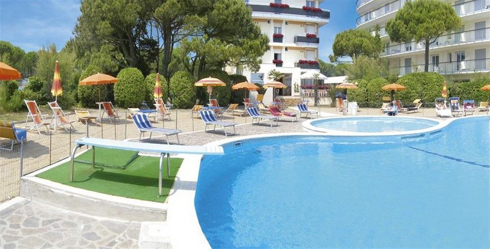 Hotel Bertha Fronte Mare Lido di Jesolo Exteriér fotografie