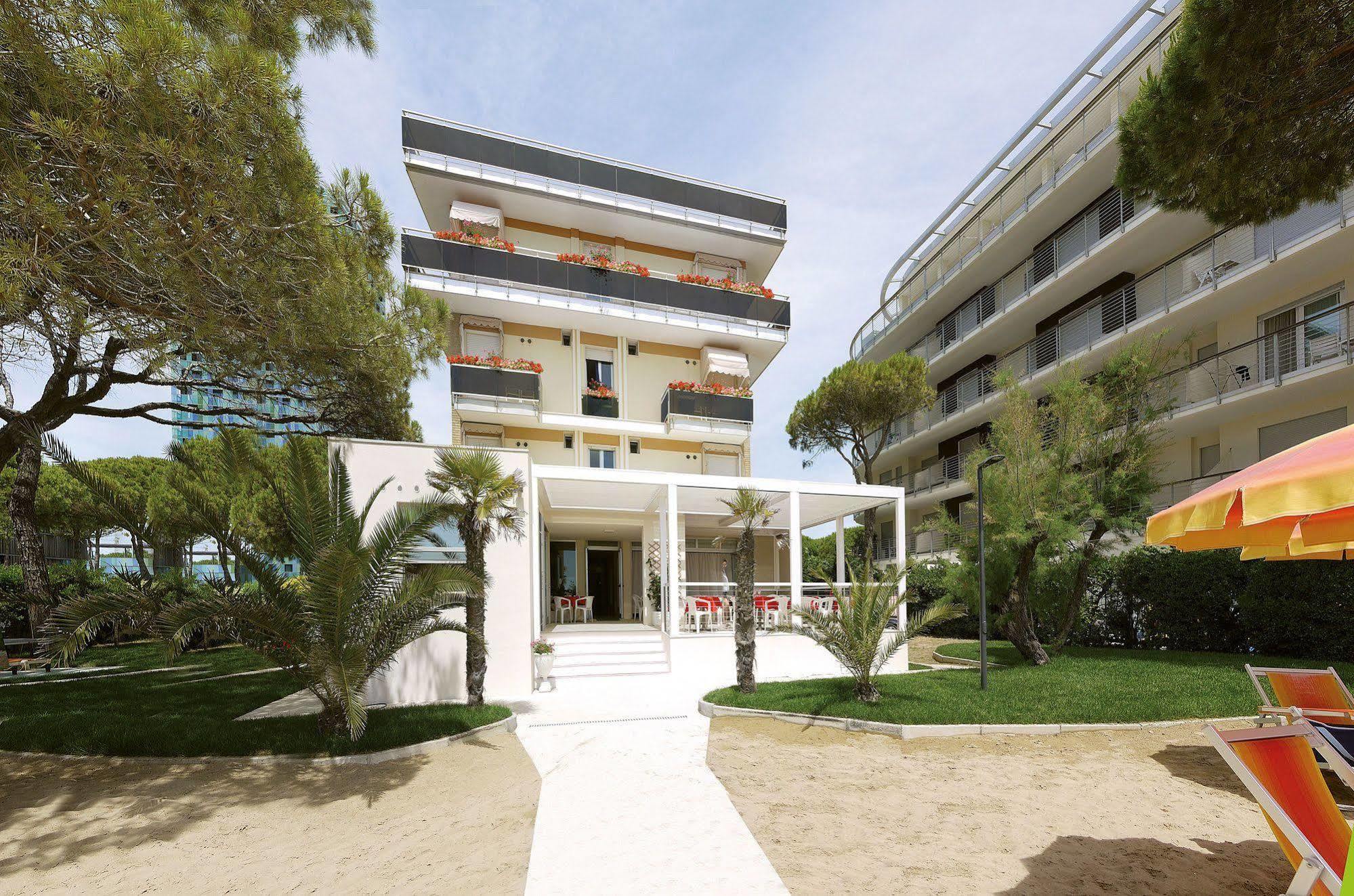 Hotel Bertha Fronte Mare Lido di Jesolo Exteriér fotografie