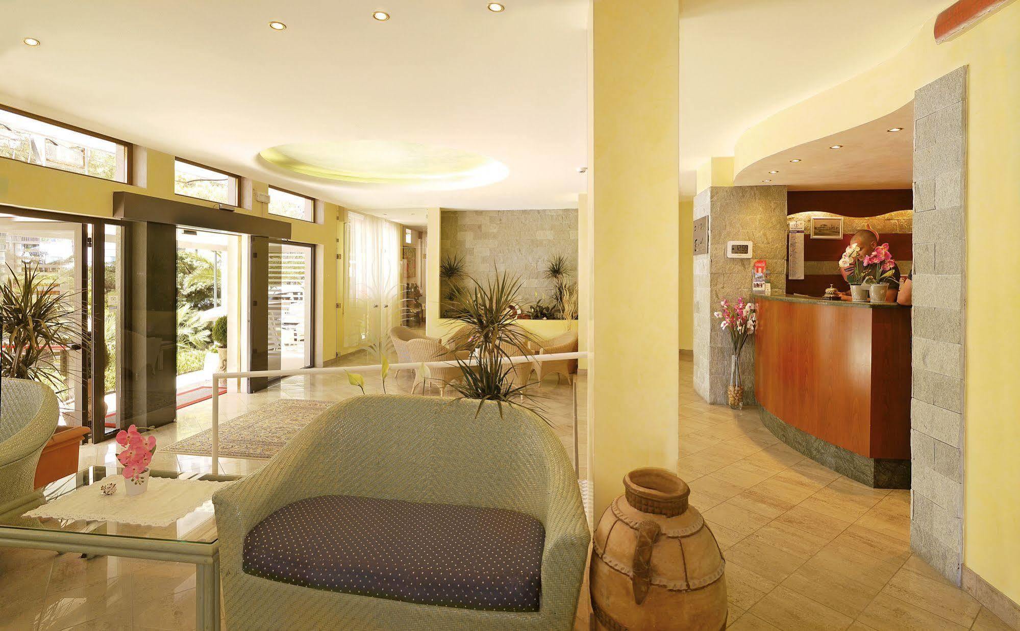 Hotel Bertha Fronte Mare Lido di Jesolo Exteriér fotografie