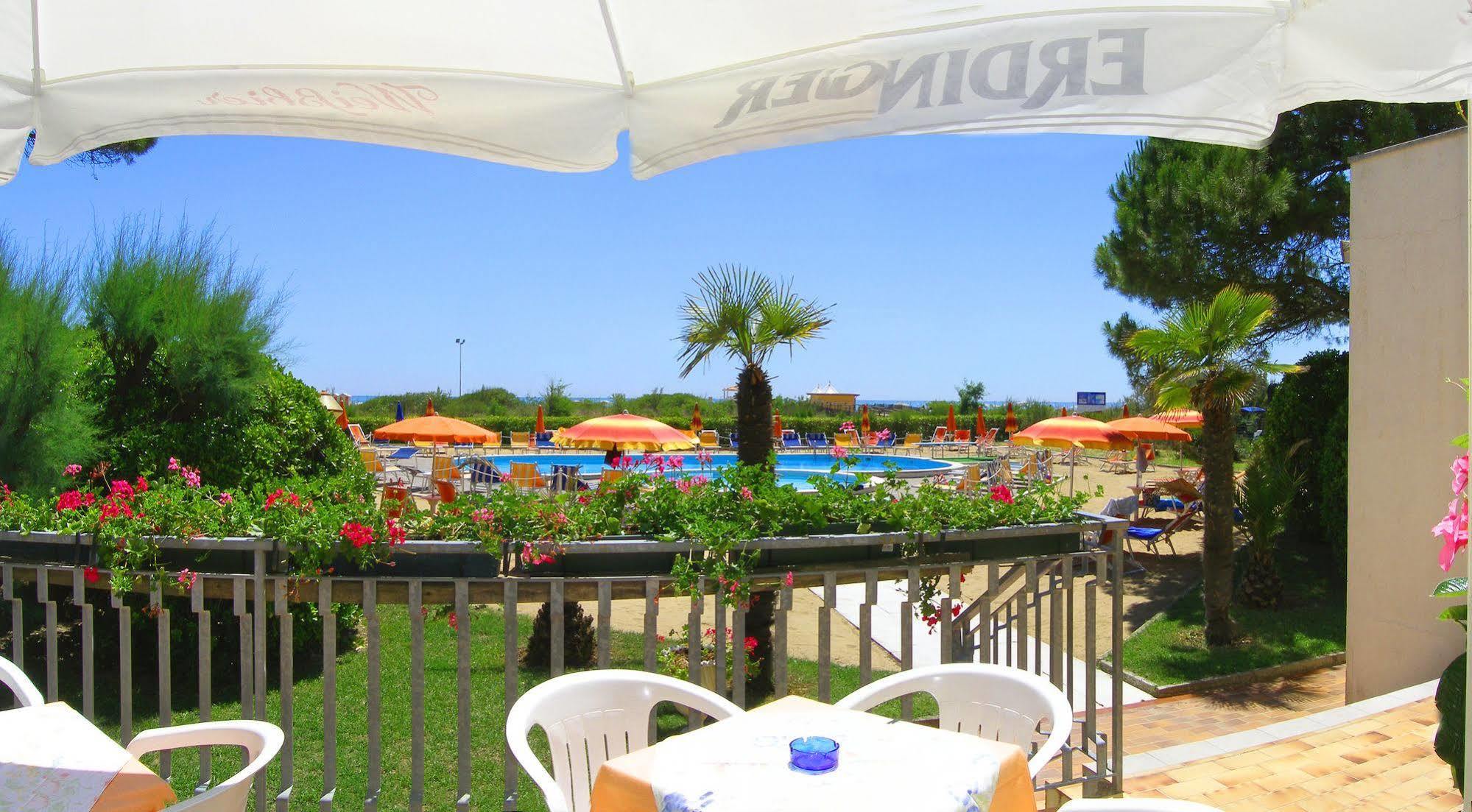 Hotel Bertha Fronte Mare Lido di Jesolo Exteriér fotografie